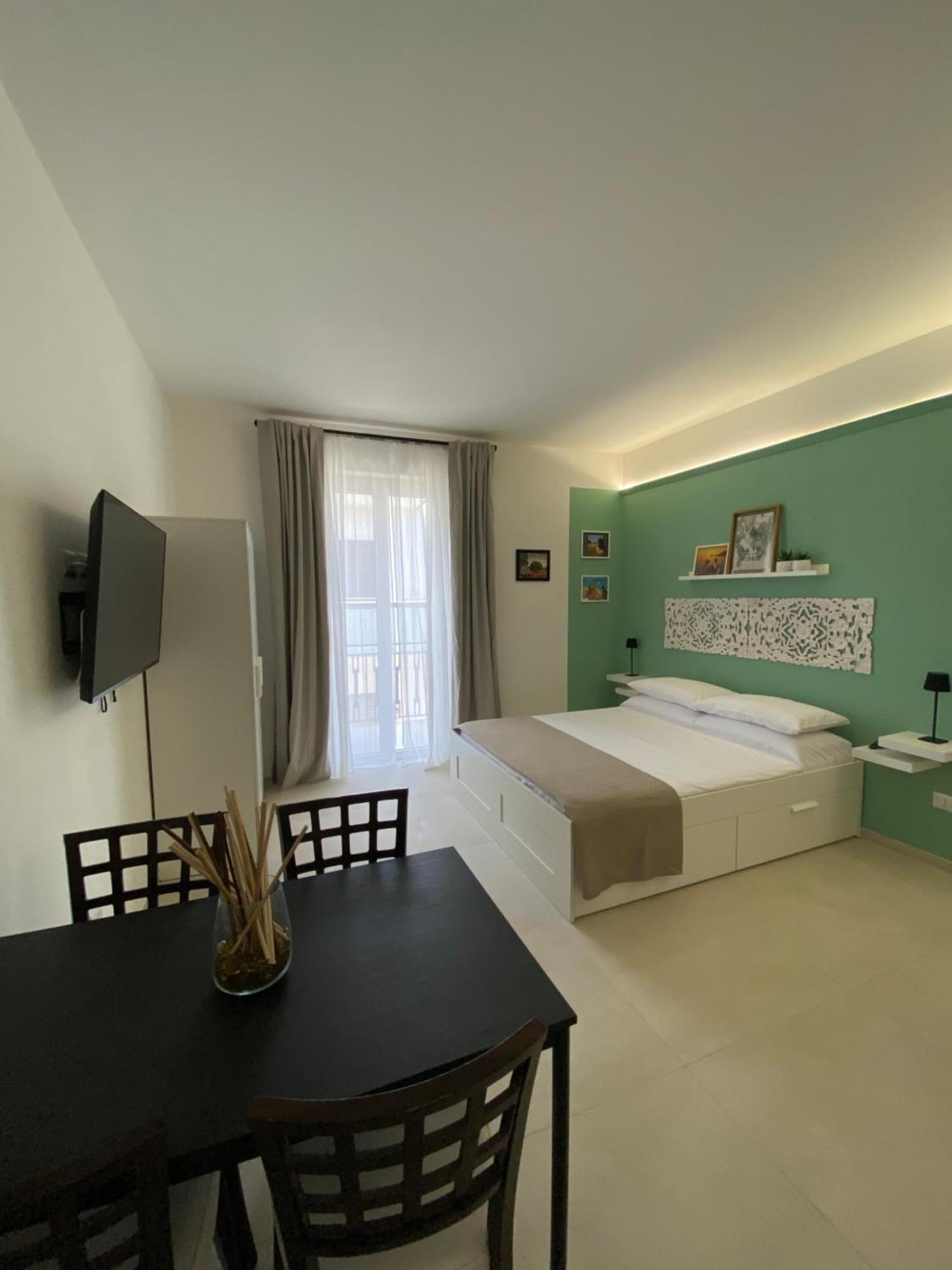 Le Buguse Suite Apartment Lecce Exteriör bild
